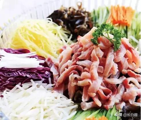 万达长白山滑雪场，长白山滑雪场在哪个地方（长白山万达度假区成国内冰雪赛事集结地）