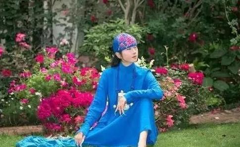 杨丽萍为什么总戴帽子，杨丽萍为什么戴帽子十年