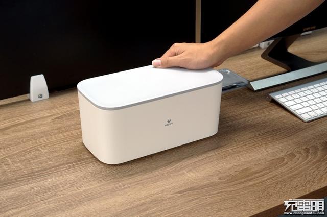 桌面抽屉式收纳盒竖着，桌面整齐不再凌乱