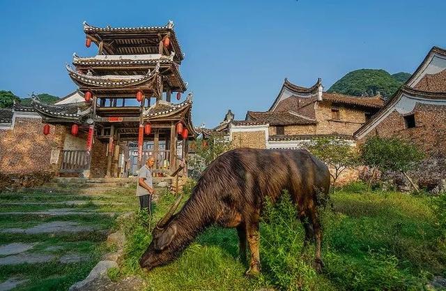 湖南凤凰古城张家界，湘遇•山之巅：张家界凤凰古城