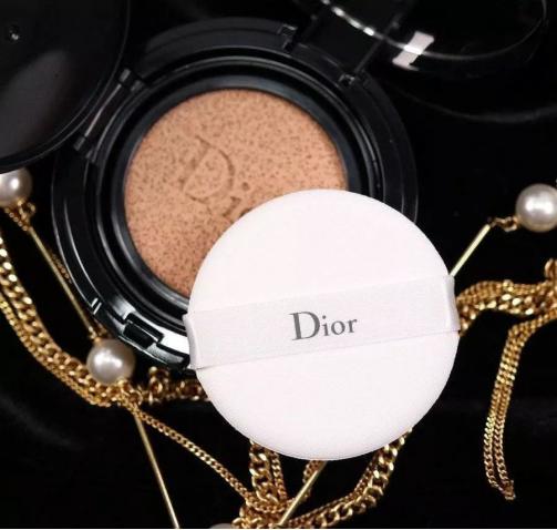 阿玛尼气垫好用还是迪奥气垫好用，3分钟get妈生好皮