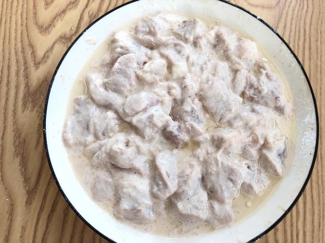 东北溜肉段的做法，东北溜肉段最正宗的做法（东北溜肉段：焦脆鲜香）