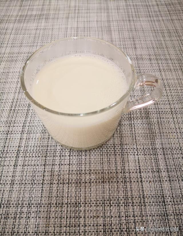 百合怎么炒好吃，炒百合怎么炒最好吃（百合炒之前要先处理一下）