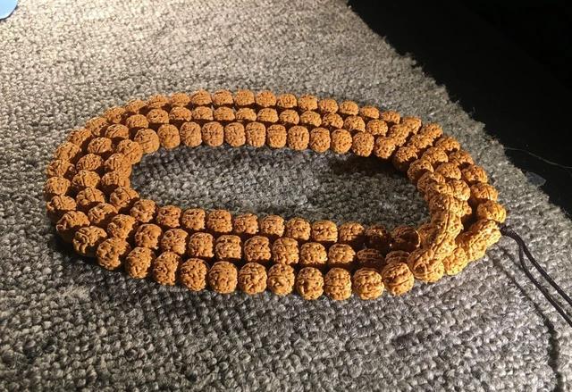 金刚菩提手串的最佳盘玩方式，金刚菩提10大盘玩方法介绍