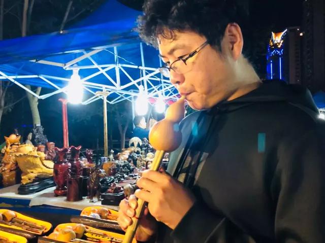 西双版纳江边夜市，西双版纳最火爆的夜市（到西双版纳一定要知道的五件事）