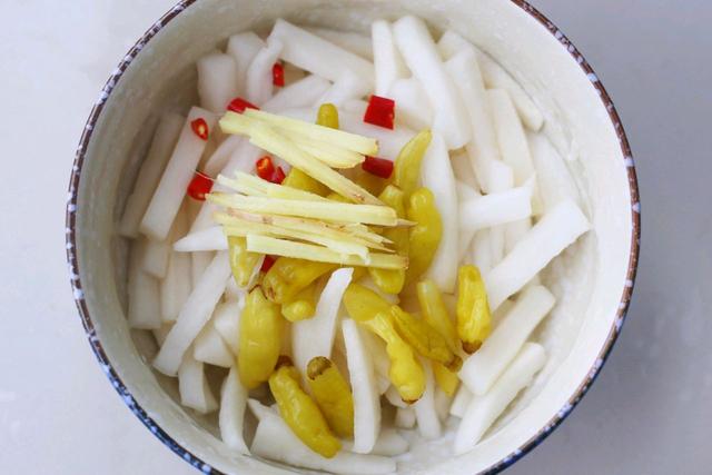 泡萝卜的腌制方法，泡萝卜的做法甜酸脆不坏