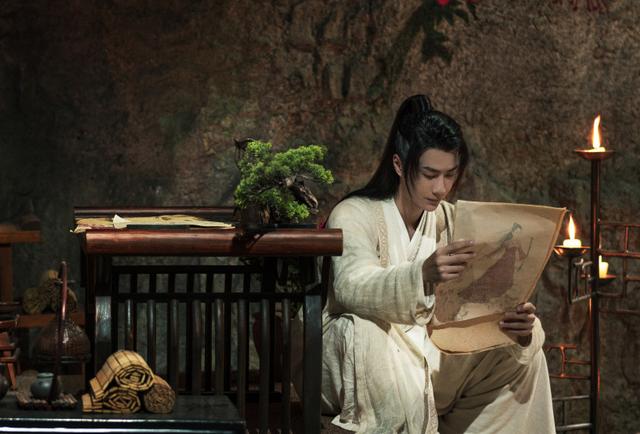 赵丽颖最近消息，有翡赵丽颖最新消息（剪短发穿“人鱼姬”礼服）