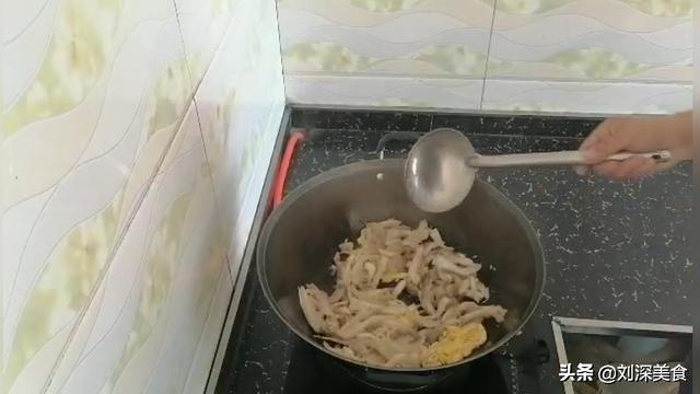蘑菇炒鸡蛋的做法，蘑菇炒鸡蛋详细步骤（蘑菇炒鸡蛋）