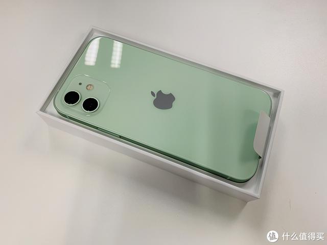 iphone12分冷暖屏么，暖屏让我心发慌