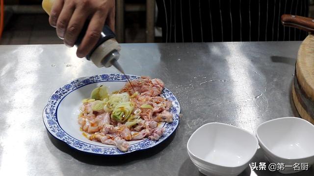 霸王鸡排家常做法，火遍大街小巷的炸鸡排这样做