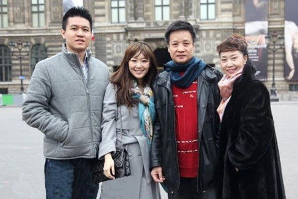 阎维文个人简历及家人，小白杨阎维文25岁娶初恋
