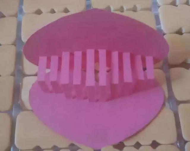 爱心卡片制作图片，漂亮简单的爱心立体贺卡（教你学习如何制作精美的爱心贺卡）