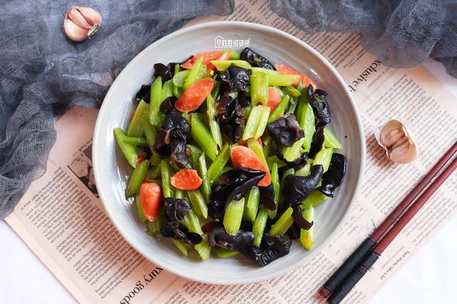 芹菜木耳做法大全家常窍门，芹菜和木耳搭配