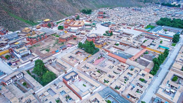 藏区十大佛寺，神奇西北100景拉卜楞寺