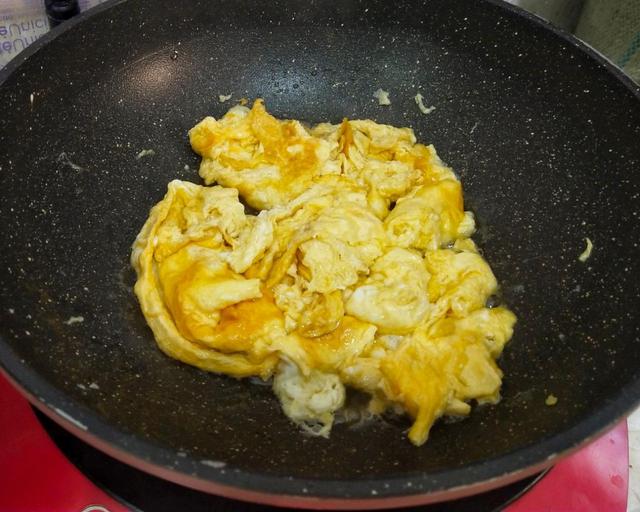 蚝油西葫芦炒鸡蛋怎么做，西葫芦炒鸡蛋鲜美可口