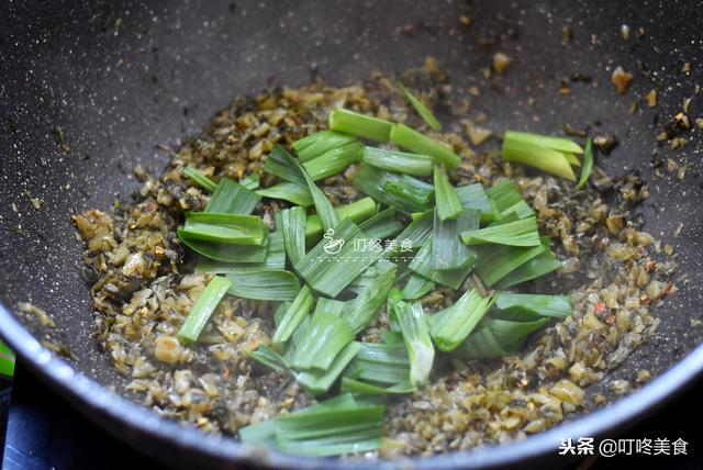 酸菜怎么炒最好吃，酸菜是非常好的配菜