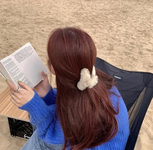 肤色暗黄的人适合染奶茶色发色吗，这5款让黄皮相见恨晚的发色