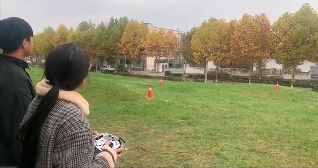 无人机起飞教程，无人机飞行原理及操作
