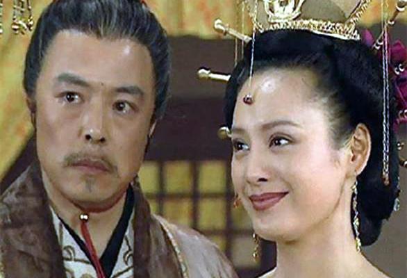 因和秦始皇生母关系复杂，秦始皇的母亲感情纠葛