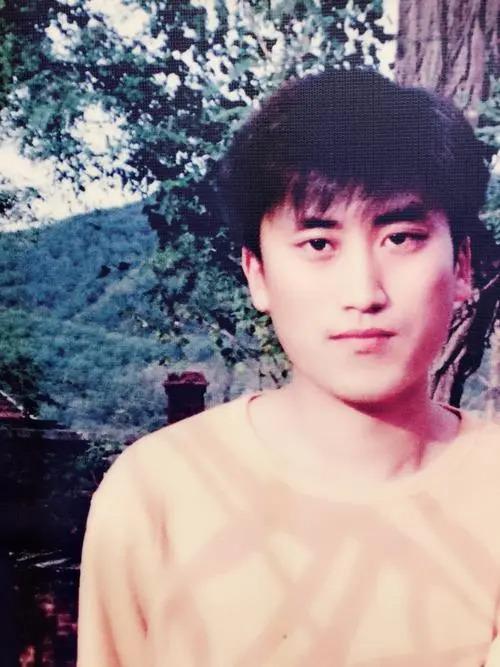 赵玉田扮演者吴云飞的老婆是谁，父亲是赵本山兄弟