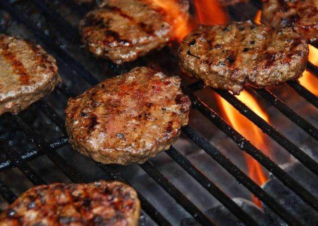 正宗腊肉是怎么熏制的，年前学会熏制腊肉的方法