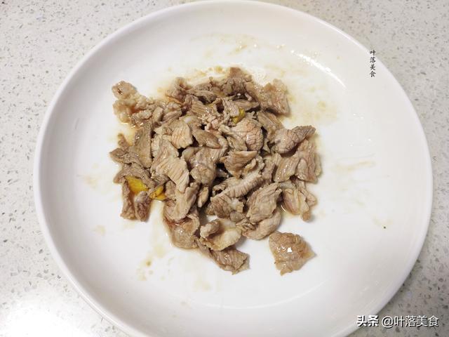 茶树菇的两种做法，春天多吃这道茶树菇滑肉片