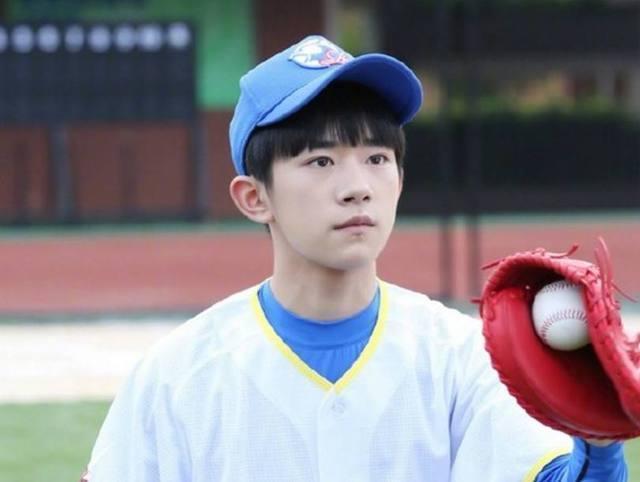 易烊千玺电视剧，易烊千玺出演过的电视剧以及年份（易烊千玺个人票房破40亿）