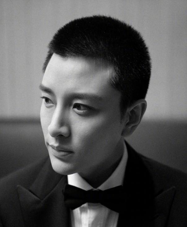 贾乃亮和李小璐近期的状况，一夜带货2.4亿赚2000万