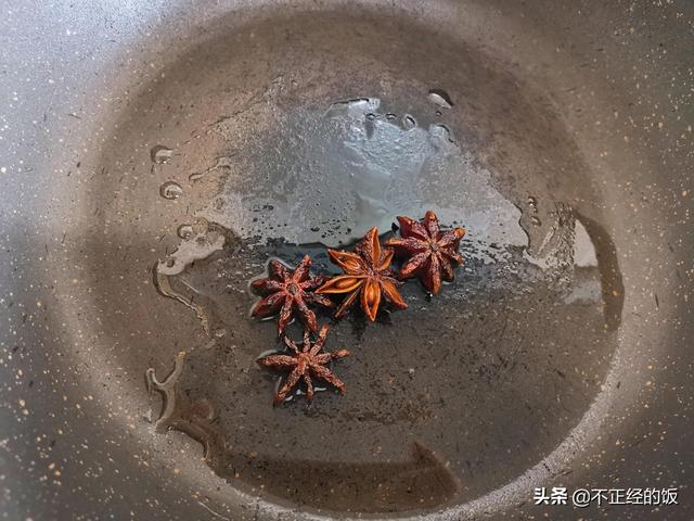 排骨米饭的做法，排骨米饭怎么焖好吃（6步搞定排骨焖饭）