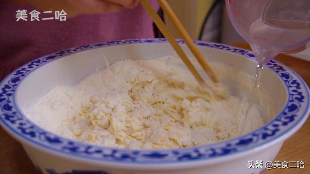 在家里怎样做油炸麻叶，学做传统小吃炸麻叶
