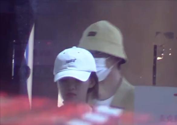 24岁孙怡素颜照，孙怡16岁勇闯社会