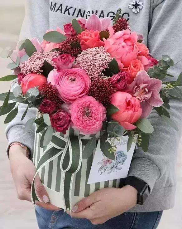 初学者的首选插花应该用哪些花材，需要进购哪些花材