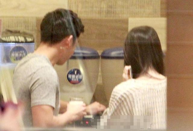 孙芸芸女儿街拍，百亿千金密会平民