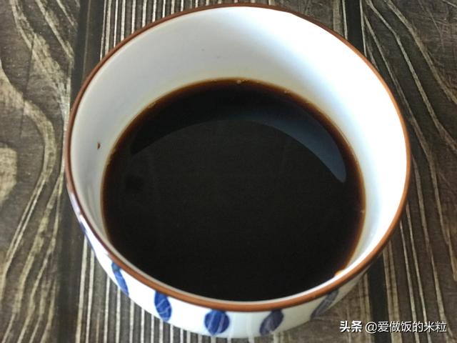 家常炖鲢鱼怎么做好吃，这样炖鱼不粘锅