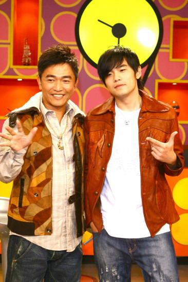 周杰伦的家庭情况和个人资料，含泪与离异父亲和解