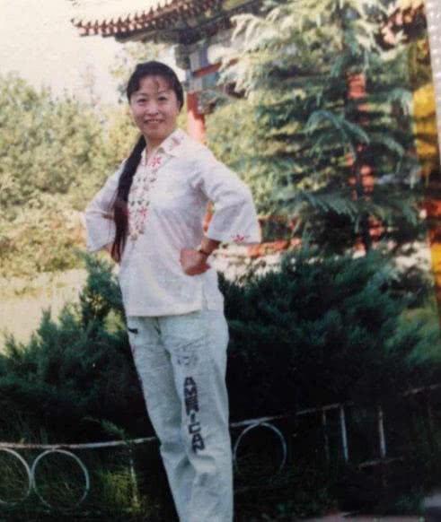 张少华与新凤霞恩怨真相，张少华为什么打凤霞