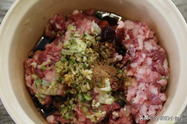 素馅元宝馄饨做法，元宝馄饨简单食材