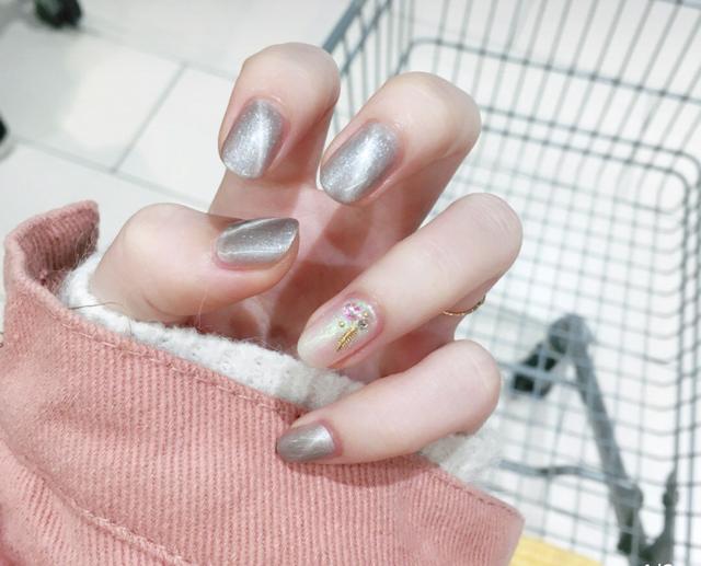 自然的猫眼美甲，超闪的猫眼美甲，美爆了！