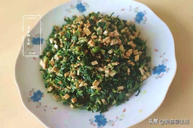 发笋芽的正宗做法，春天这菜芽最鲜嫩