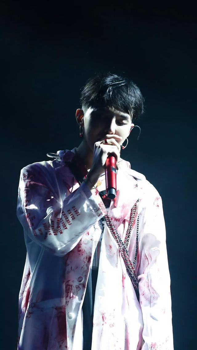 权志龙壁纸高清大图，精选权志龙壁纸36张