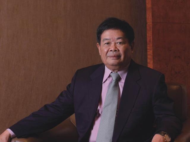 曹德旺家族企业，富豪父亲破产之后