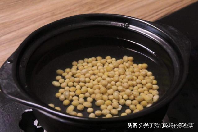 打豆浆豆子泡多久，做豆浆的方法豆子要泡多久（打豆浆之前到底要不要先泡豆子）