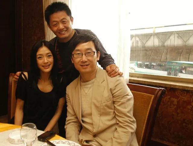 陆川秦岚分手原因，陆川评价秦岚分手原因（因黄晓明赔上千万违约金）