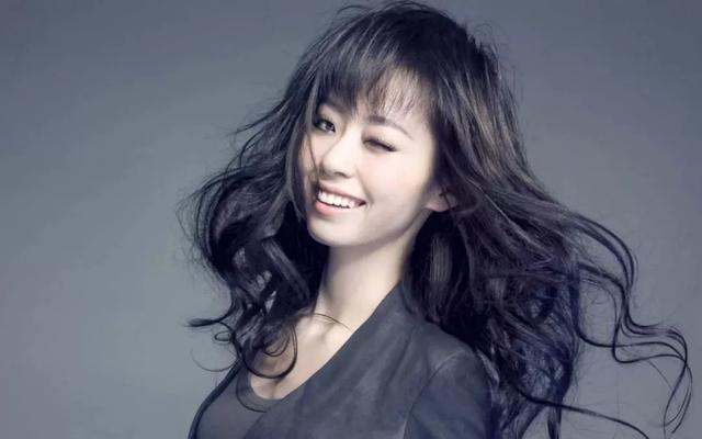 正确的护肤品使用顺序，护肤品的正确使用顺序和方法（化妆品如何使用才安全）