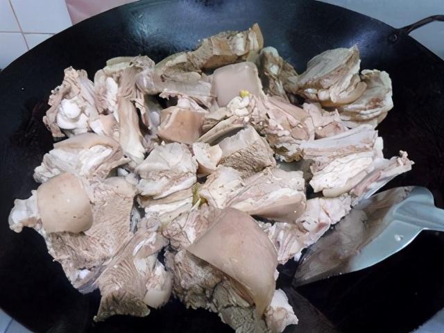 炖羊肉用什么料，炖羊肉必放的四种材料