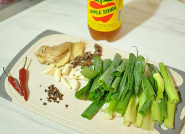 鸡腿的卤制方法，简单又好吃的卤鸡腿做法（这样卤着吃的鸡腿）