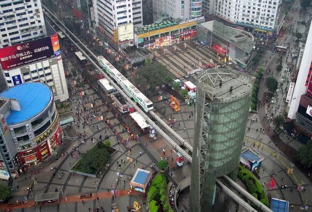 重庆旅游景点山城巷，像是行走在“天上的街市”