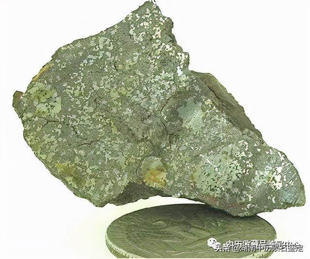 石铁陨石的特征，石铁陨石的外观以及切面