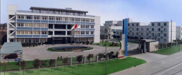 成都卡美多鞋业有限公司女鞋，西南女鞋行业领导企业