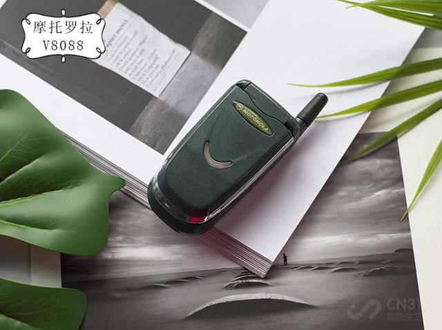 摩托罗拉旋转手机，摩托罗拉v 3翻盖手机（摩托罗拉V系列老机型盘点）